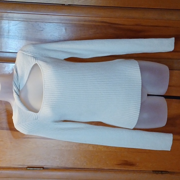 ASTR The Label Ribbed Twist Open Cut Front Cream Sweater Size L NWT - Picture 1 of 5